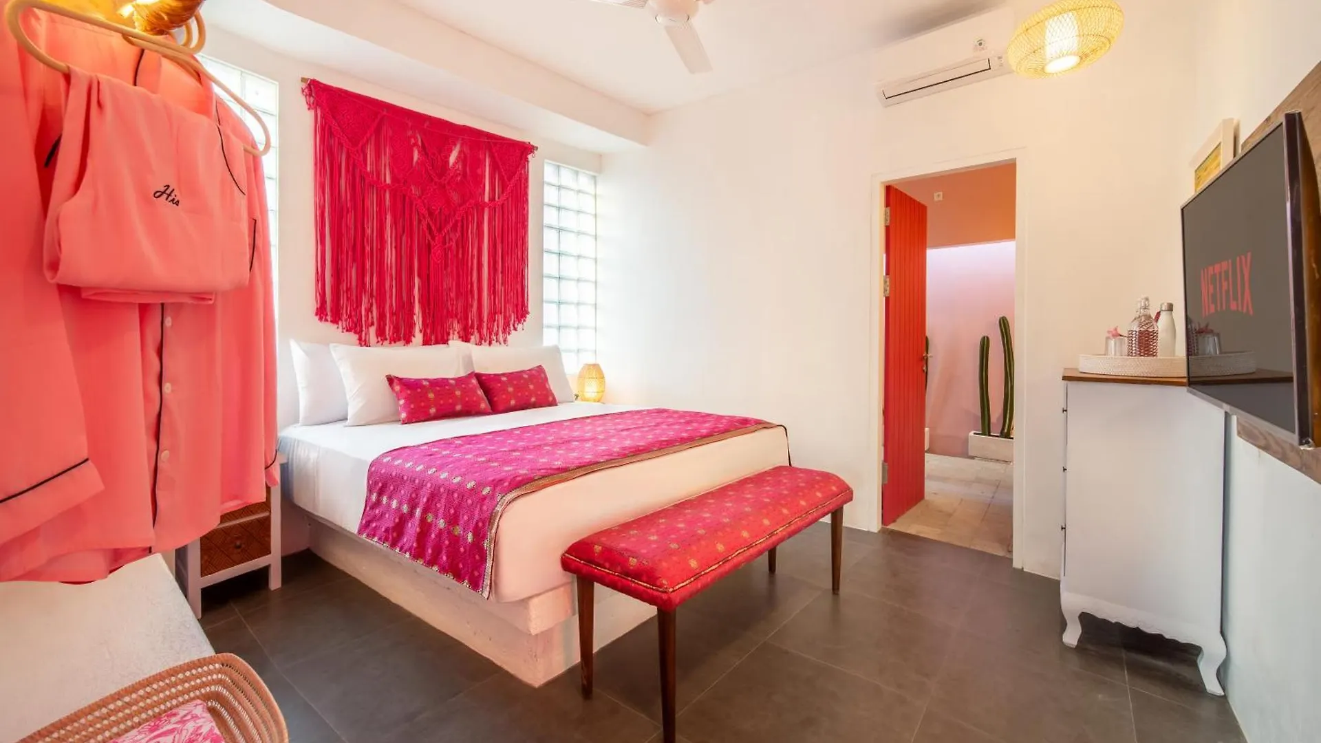 Pinkprivate Balangan - For Cool Adults Only Bed & Breakfast Jimbaran