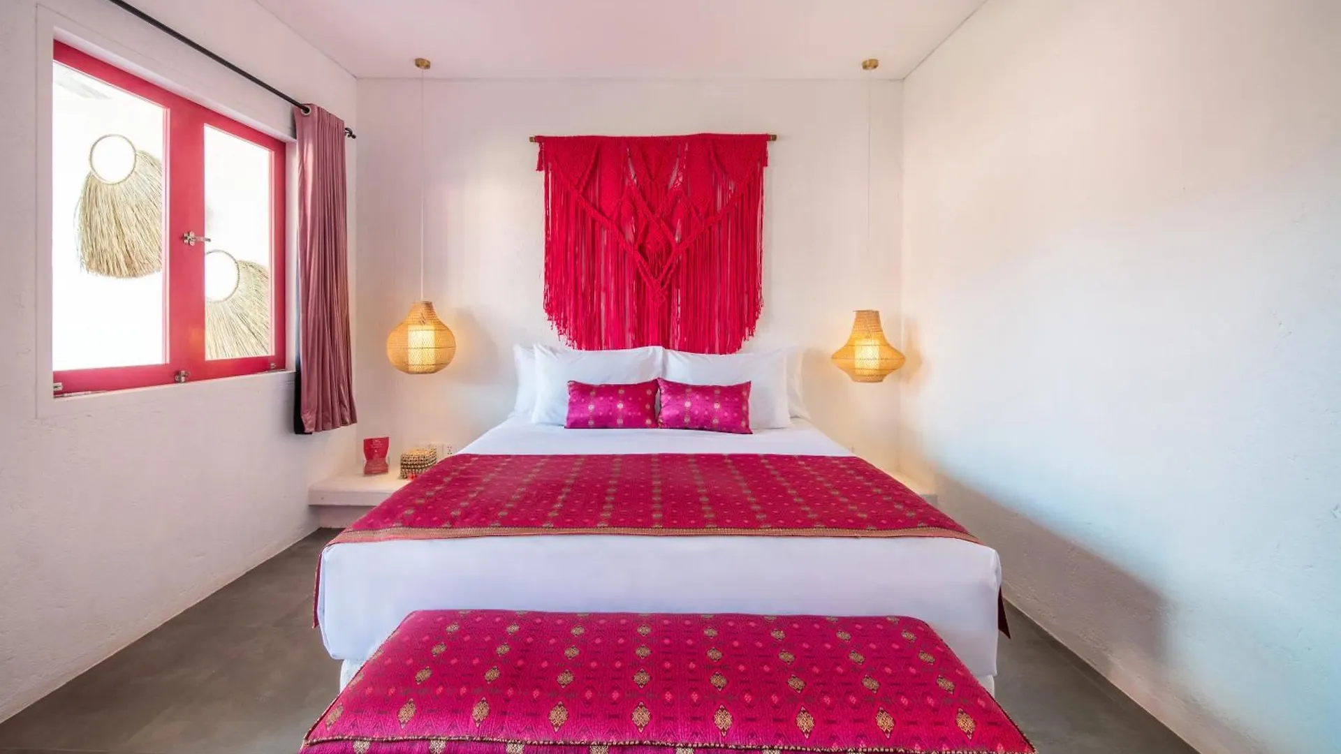 Pinkprivate Balangan - For Cool Adults Only Bed & Breakfast Jimbaran