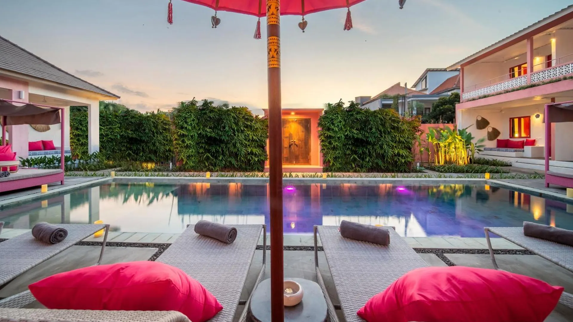 Pinkprivate Balangan - For Cool Adults Only Bed & Breakfast Jimbaran  0*, Jimbaran (Bali) Indonesia
