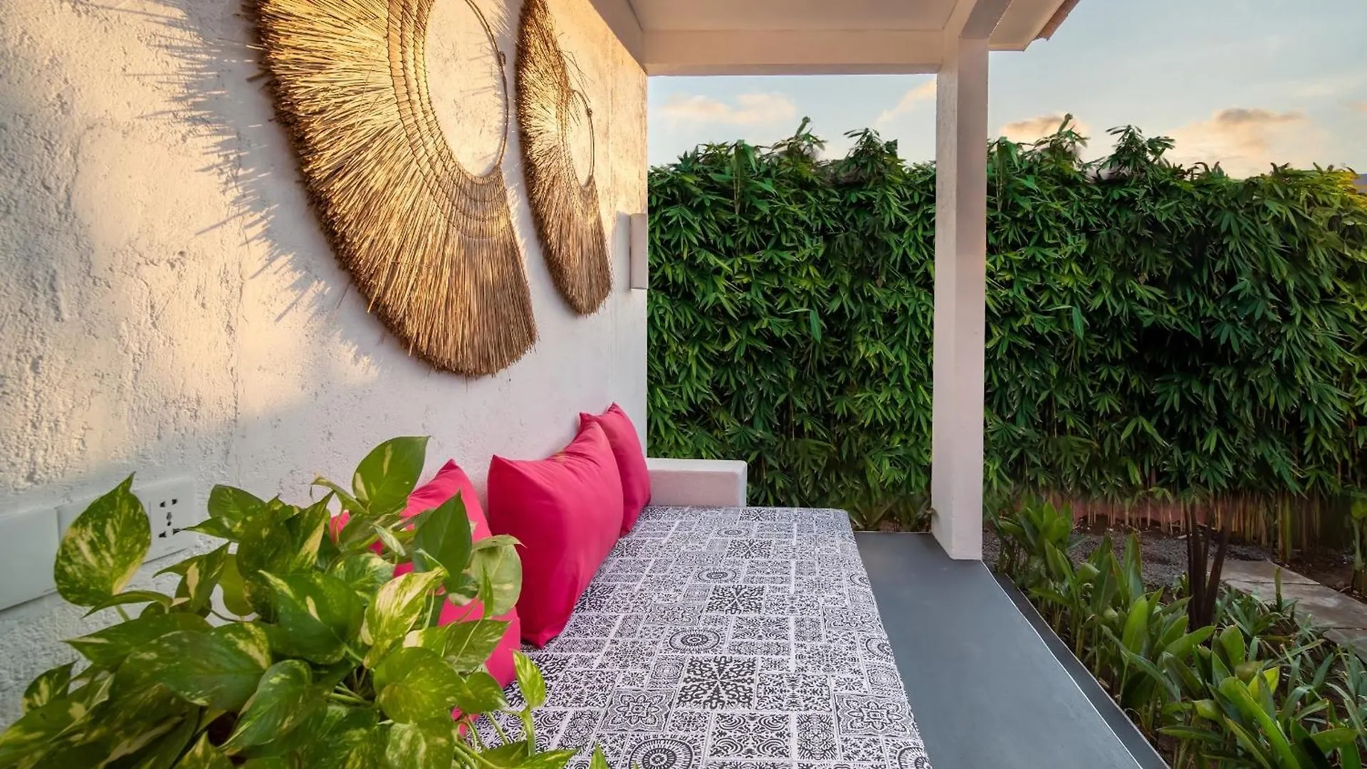 Pinkprivate Balangan - For Cool Adults Only Bed & Breakfast Jimbaran  Jimbaran (Bali)