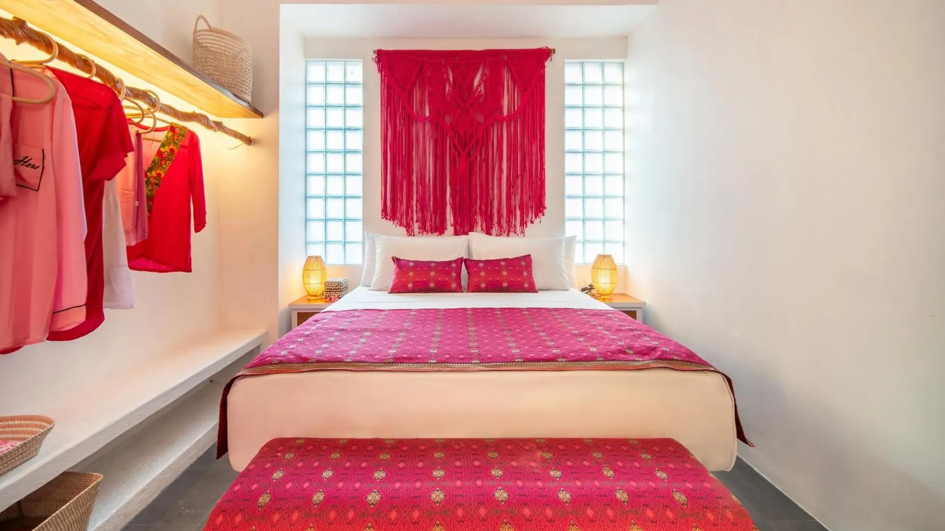 Pinkprivate Balangan - For Cool Adults Only Bed & Breakfast Jimbaran