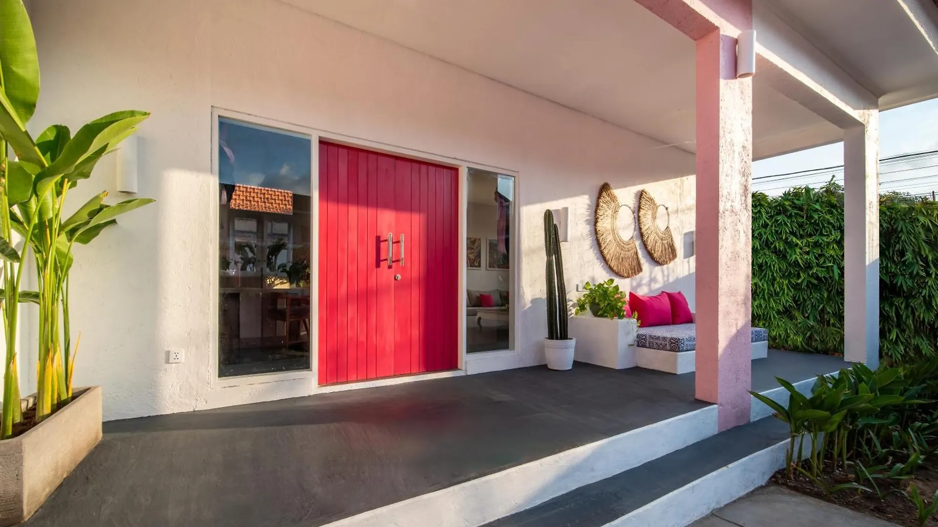 Bed & Breakfast Pinkprivate Balangan - For Cool Adults Only Bed and Breakfast Jimbaran